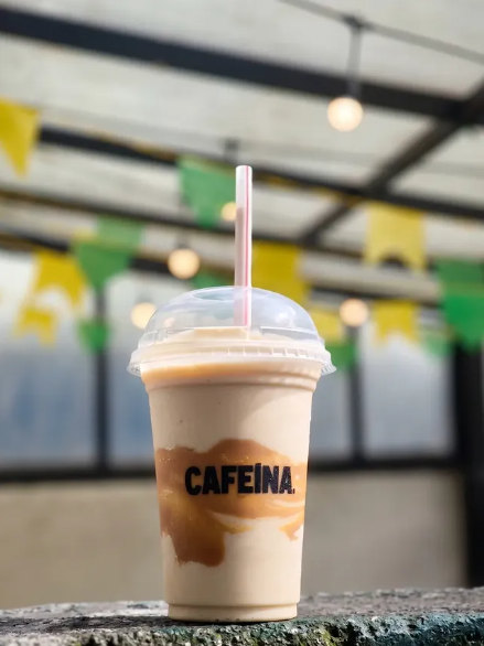 Bebida cremosa da Cafeína em camadas